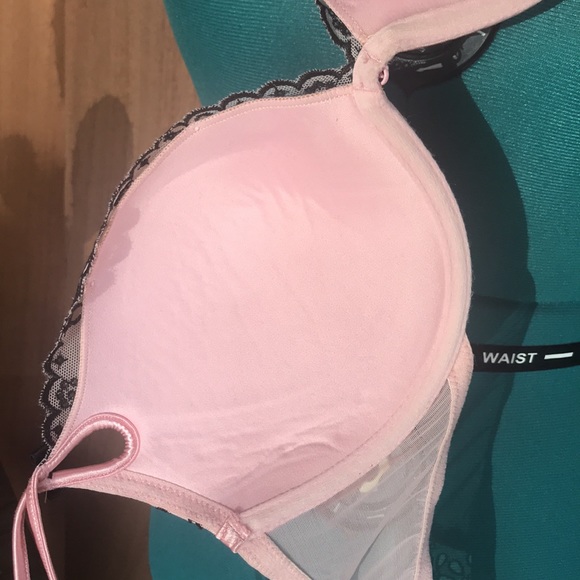 Victoria’s Secret pink and black lace push up bra - Picture 10 of 10